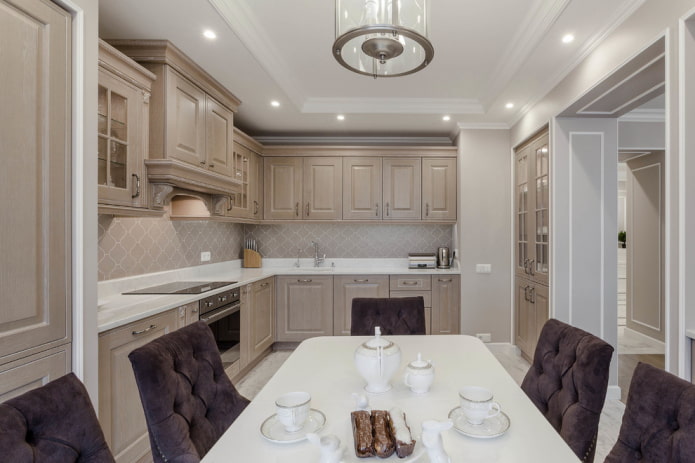 location of spot lighting in the interior