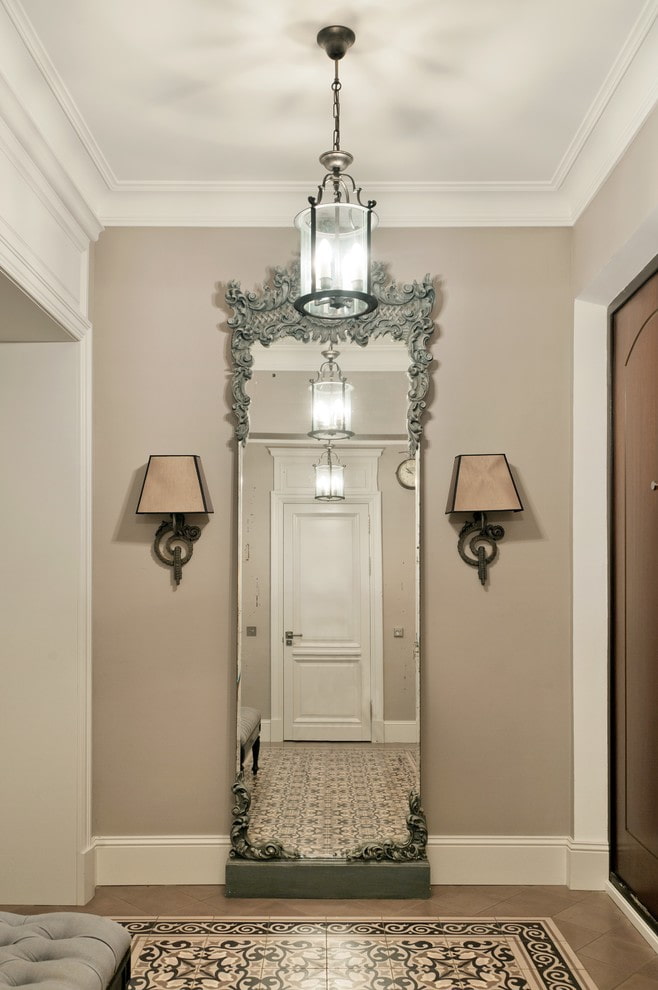 main lighting in the interior of the corridor