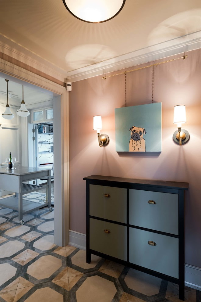 auxiliary lighting in the interior of the corridor