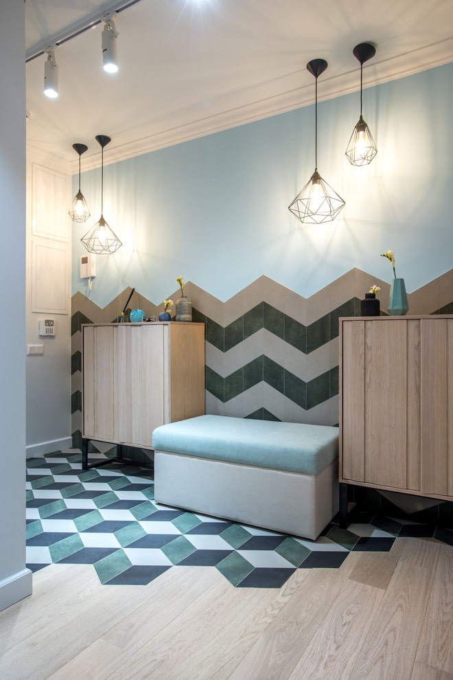 lighting in the interior of the corridor