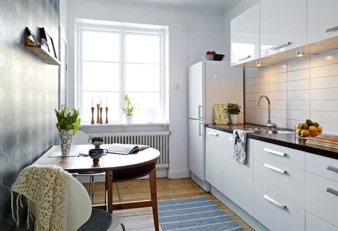 kitchen of 9 squares with a dining group kitchen with an area of 9 squares with a dining group