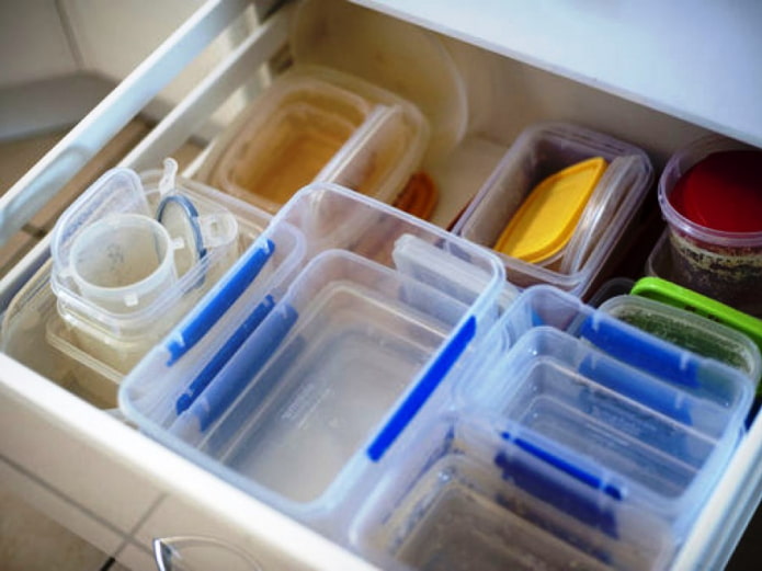 Storage of containers