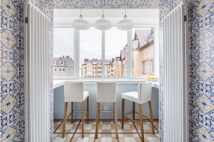 arrangement of kitchen areas on the loggia