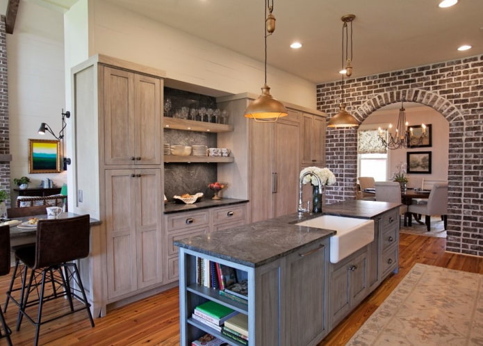finishing the arch in the interior of the kitchen
