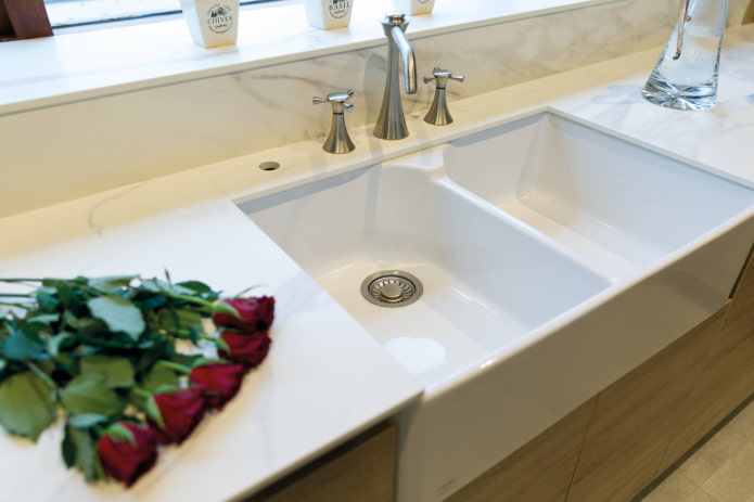 Ceramic sink Ceramic sink