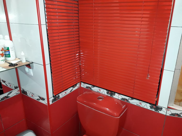 Red blinds Red blinds