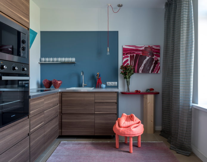 Following style and color