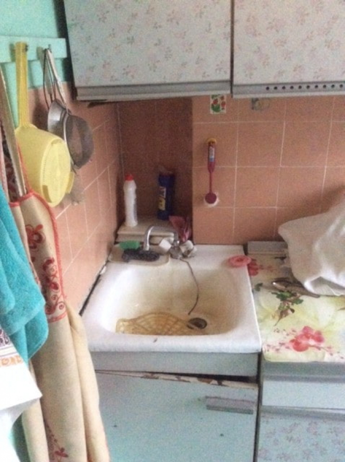 Kitchen before renovation