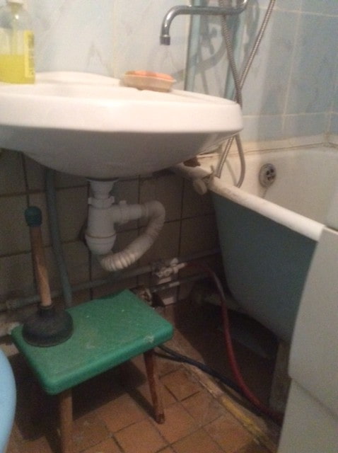 Bathroom before renovation