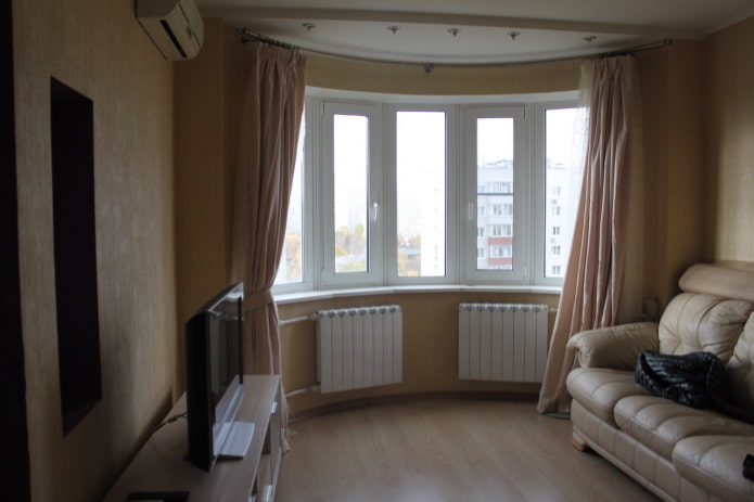 Living area before renovation Living area before renovation