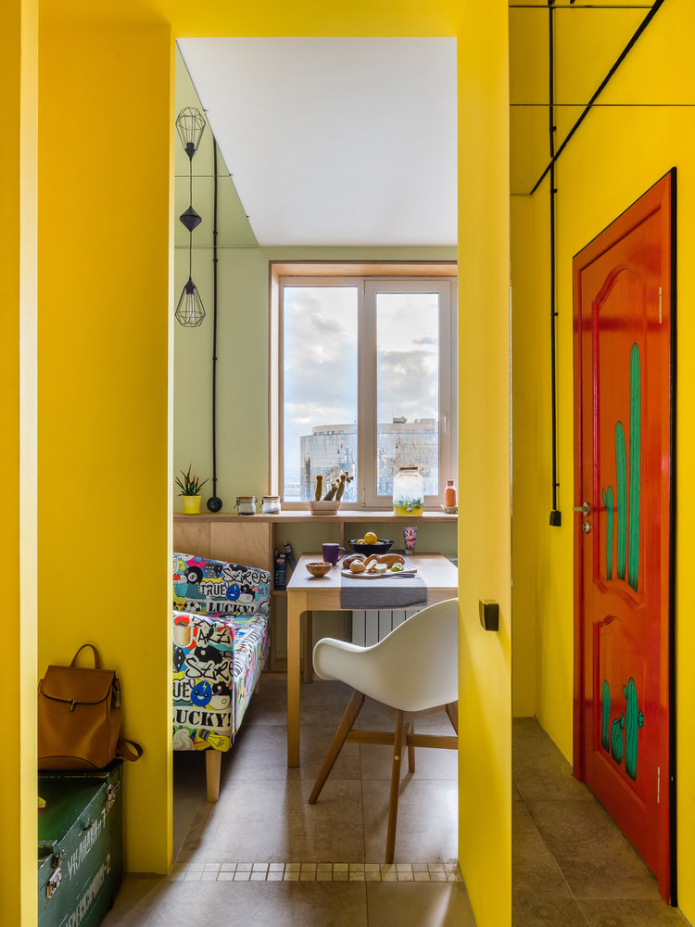 Entrance to the kitchen Entrance to the kitchen