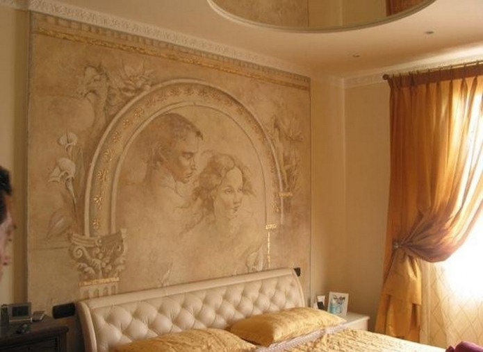 fresco at the head of the bed