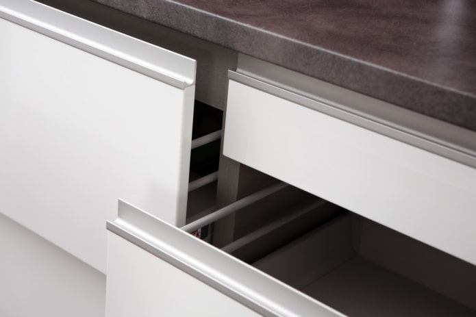 integrated handles in the facade