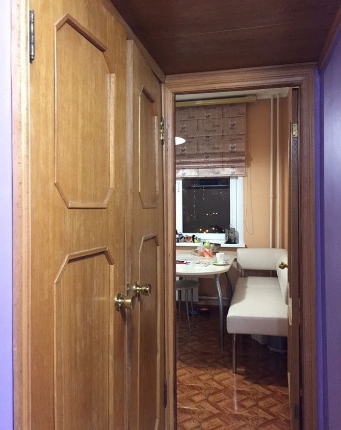 Kitchen before renovation Kitchen before renovation