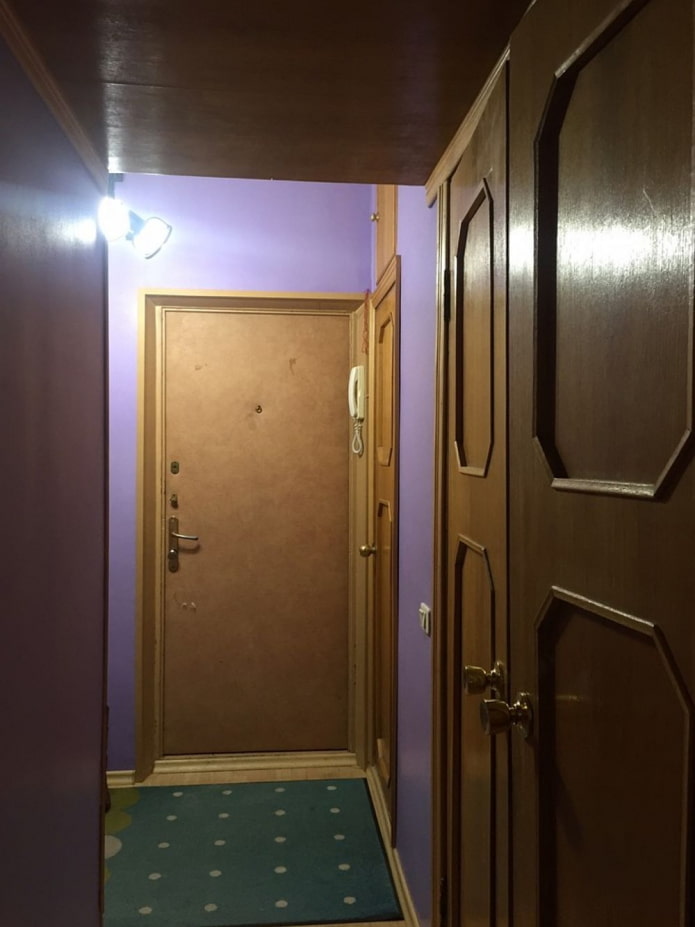 entrance hall before renovation entrance hall before renovation