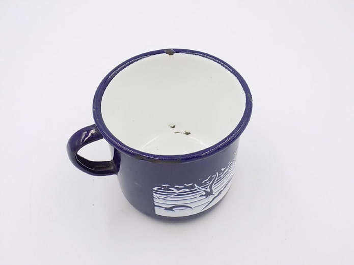 Chipped cup Chipped cup