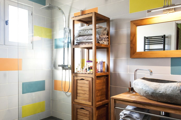 Shelving in the shower room
