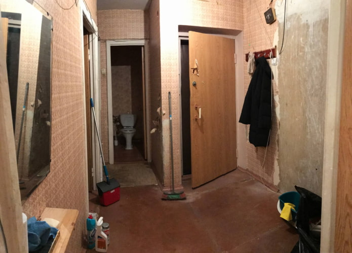 Hallway up Hallway up