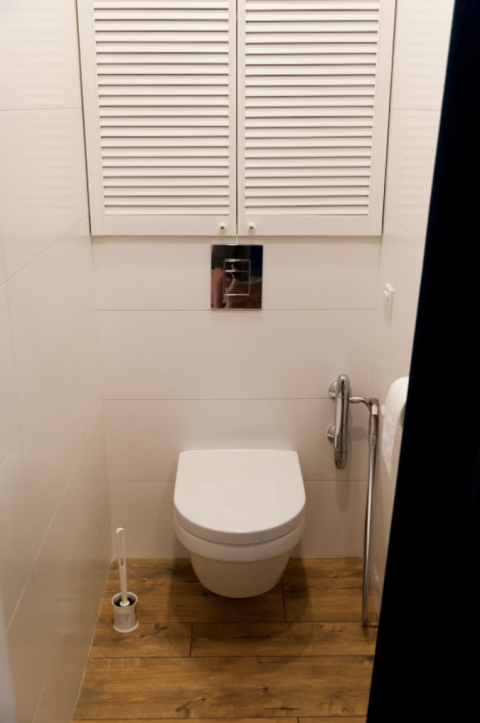 wooden floor in the bathroom