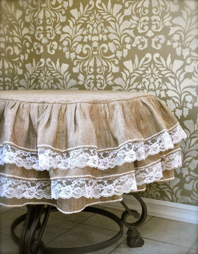 burlap tablecloth