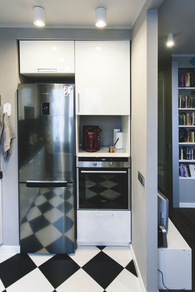 Refrigerator in a niche Refrigerator in a niche