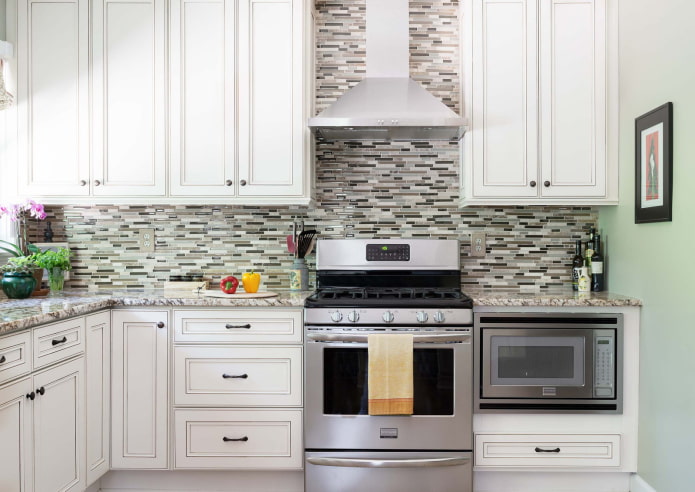 Microwave in the lower cabinet