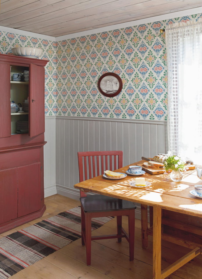 Wallpaper and lining