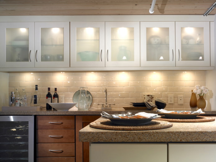Kitchen cabinet lighting