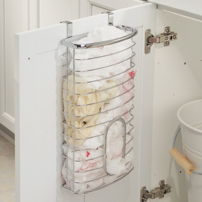 Metal basket for bags