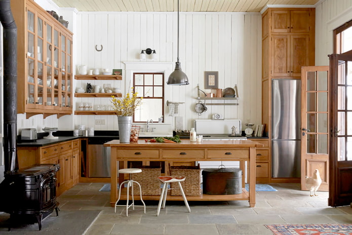 Decorating the kitchen with clapboard