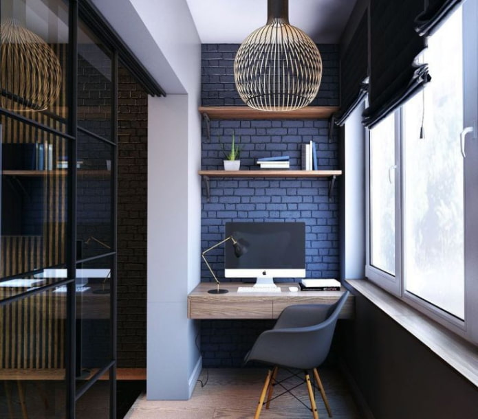 Workplace on the loggia