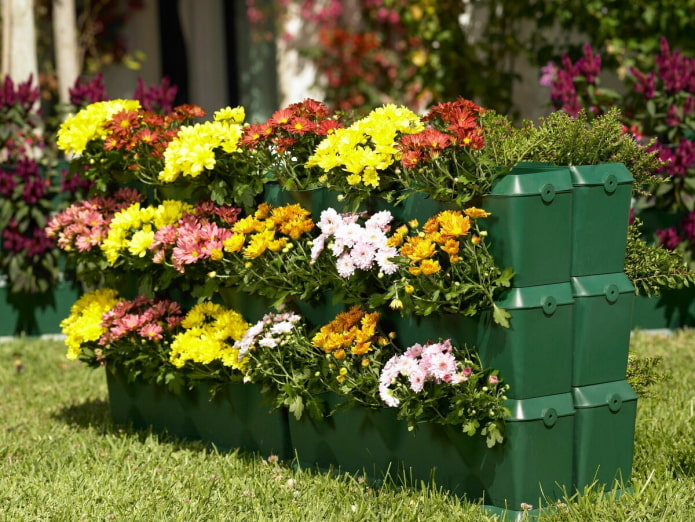 plastic vertical flower bed