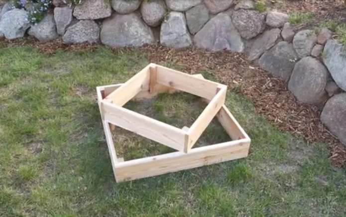 do-it-yourself wooden flower garden