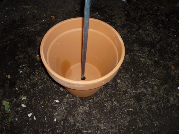 Pot on a rod Pot on a rod