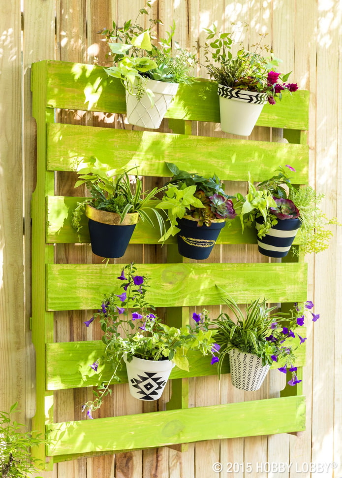 Pallet vertical flower bed Pallet vertical flower bed