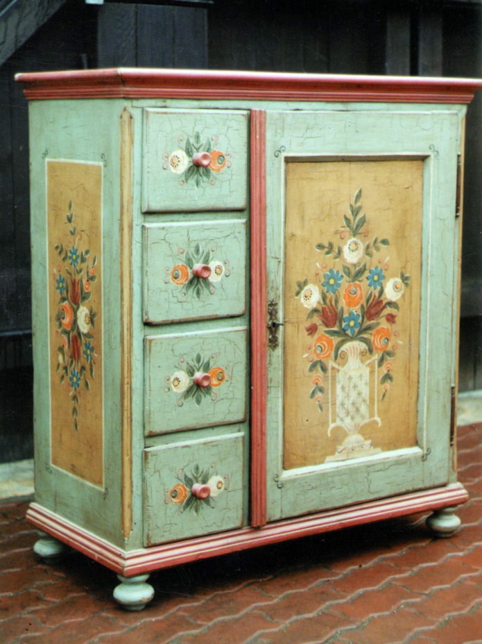 Curbstone with painting and craquelure Curbstone with painting and craquelure