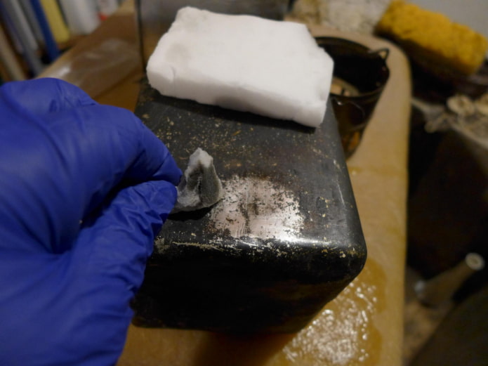 how to clean burnt dishes