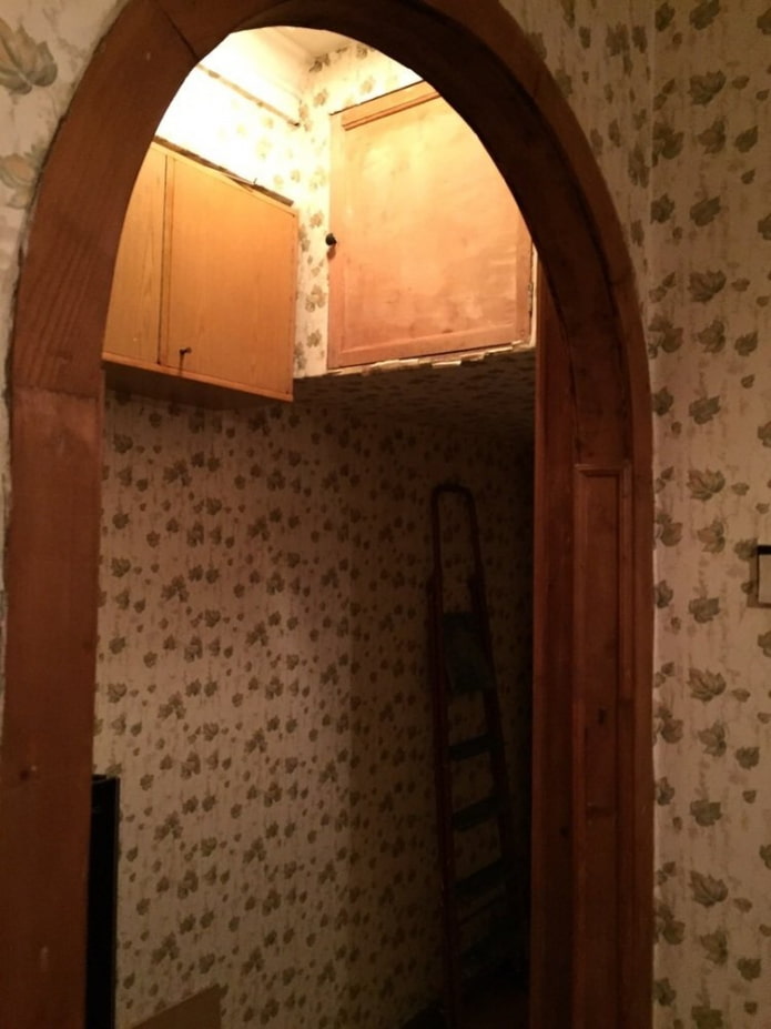 Hallway before renovation