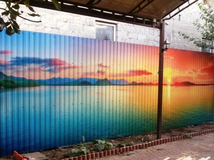 Fence made of corrugated board with photo printing Fence made of corrugated board with photo printing
