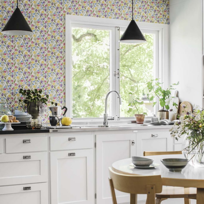 bright pictures on the wallpaper