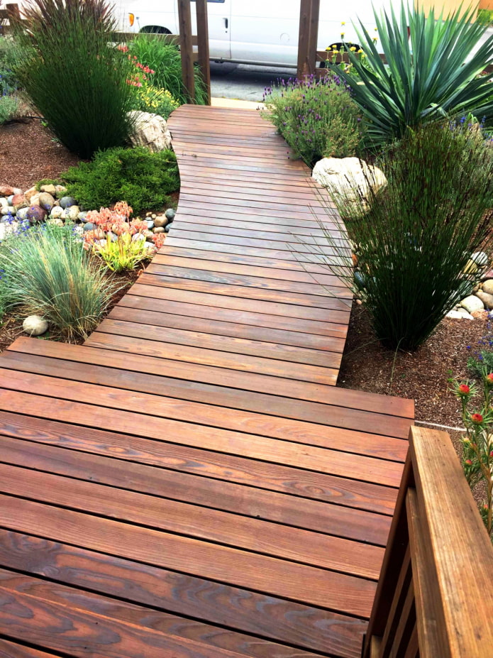 Larch path Larch path