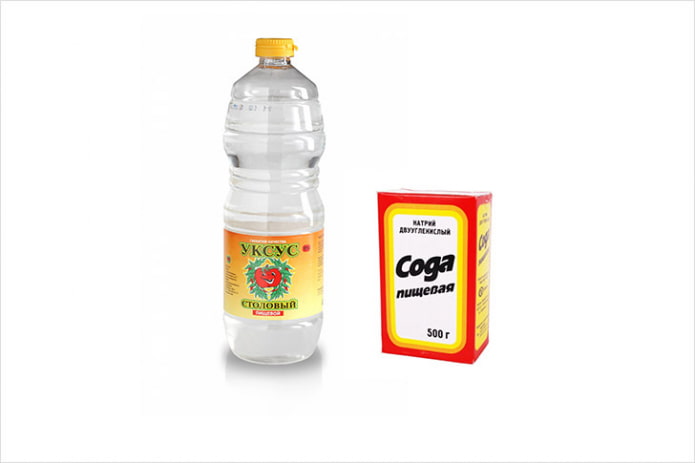 Vinegar and baking soda to remove rusty deposits