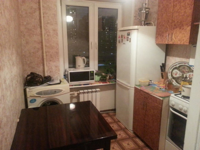 Kitchen before renovation Kitchen before renovation