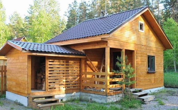 Bath with a utility block Bath with a utility block