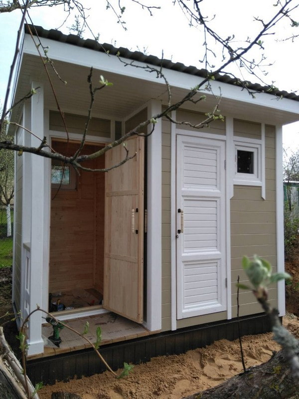 Toilet and shed under one roof Toilet and shed under one roof