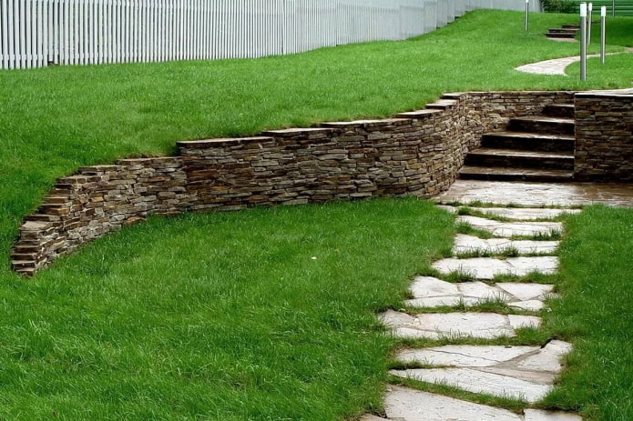 slate walls in the garden