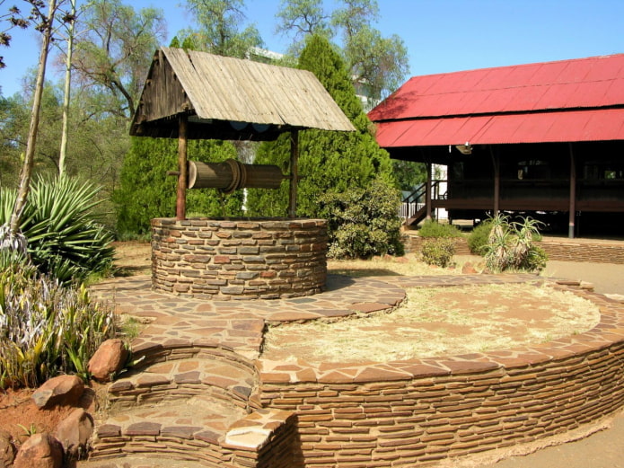 finishing the well with stone