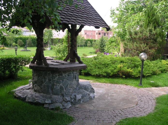 round well made of stone