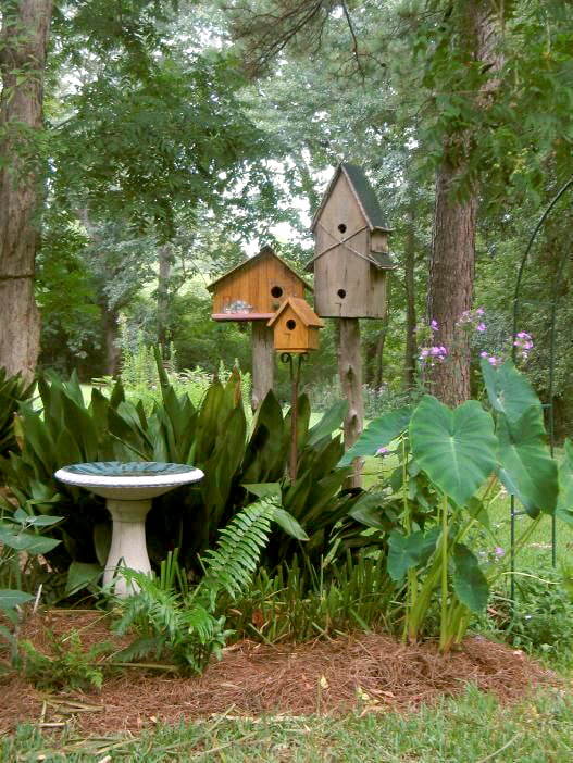 Birdhouses in the garden Birdhouses in the garden
