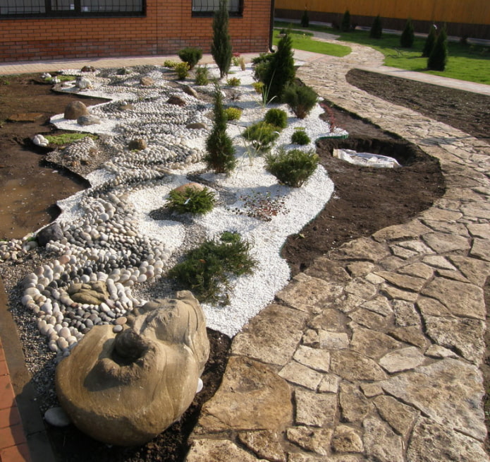 combination of stones and stone chips